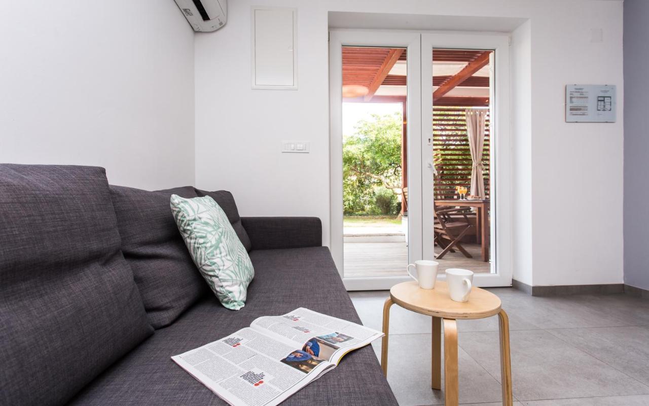 Apartment Happy