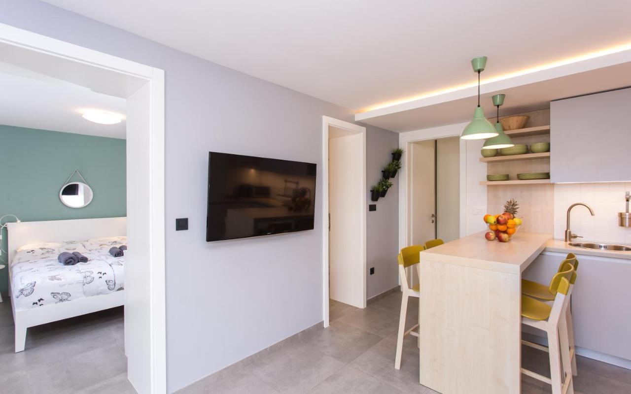 Happy Apartment