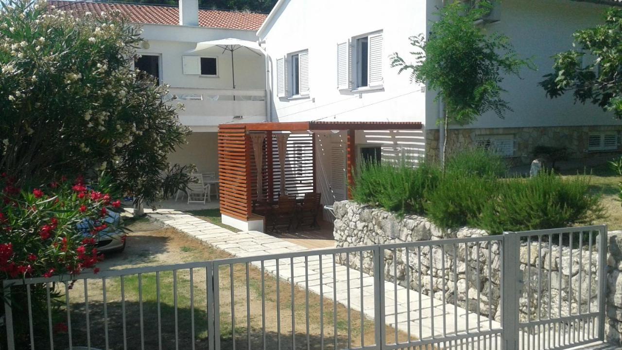 Happy * Baška